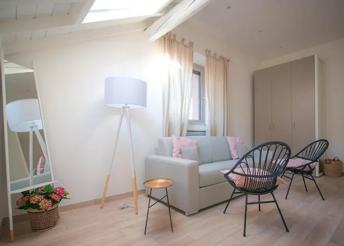 Comonfive Apartments